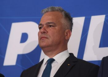 adrian-vestea,-apel-catre-liberali-cu-trei-ore-inainte-de-sedinta-la-care-il-confrunta-pe-bolojan-–-hotnews.ro