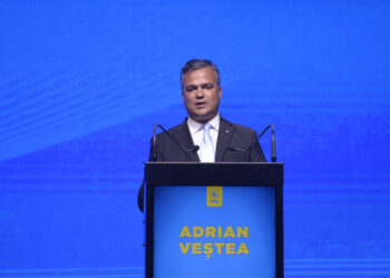 singurele-partide-care-isi-contesta-proprii-premieri:-pnl,-pe-urmele-psd.-paradoxul-rafuielilor-politice-interne-in-romania