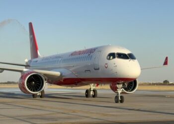 romanii-aleg-sa-mearga-cu-avionul-in-vacanta,-si-majoritatea-cauta-zboruri-directe.-topul-destinatiilor-verii-2026