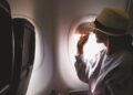 de-ce-trebuie-sa-fie-ridicate-parasolarele-geamurilor-din-avion-la-decolare-si-aterizare.-explicatia-unui-pilot