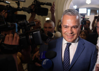 adrian-vestea-nu-isi-depune-mandatul-si-vrea-voturile-aur-/-reactia-vehementa-a-partidului-lui-simion-/-udmr-a-decis-sa-nu-intre-in-guvern-/-cele-mai-noi-calcule-–-hotnews.ro