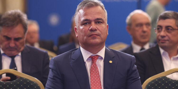 noi-dezvaluiri-din-investigatia-privind-afacerile-imobiliare-ale-lui-adrian-vestea-eu-nu-m-am-intalnit-niciodata-cu-ei-–-hotnews.ro