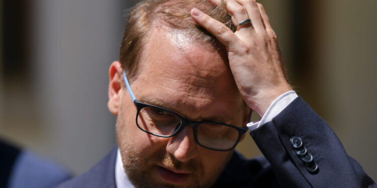 ziua-cea-mai-grea-pentru-dominic-fritz.-de-ce-verdictul-curtii-supreme-de-justitie-ii-poate-arunca-in-aer-cariera-politica