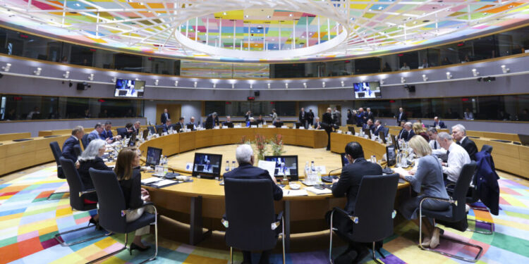 extinderea-ue-si-pregatirea-pentru-aparare-pe-agenda-ce-de-joi-si-vineri.-prabusirea-unei-drone-cu-explozibil-in-romania,-pe-agenda