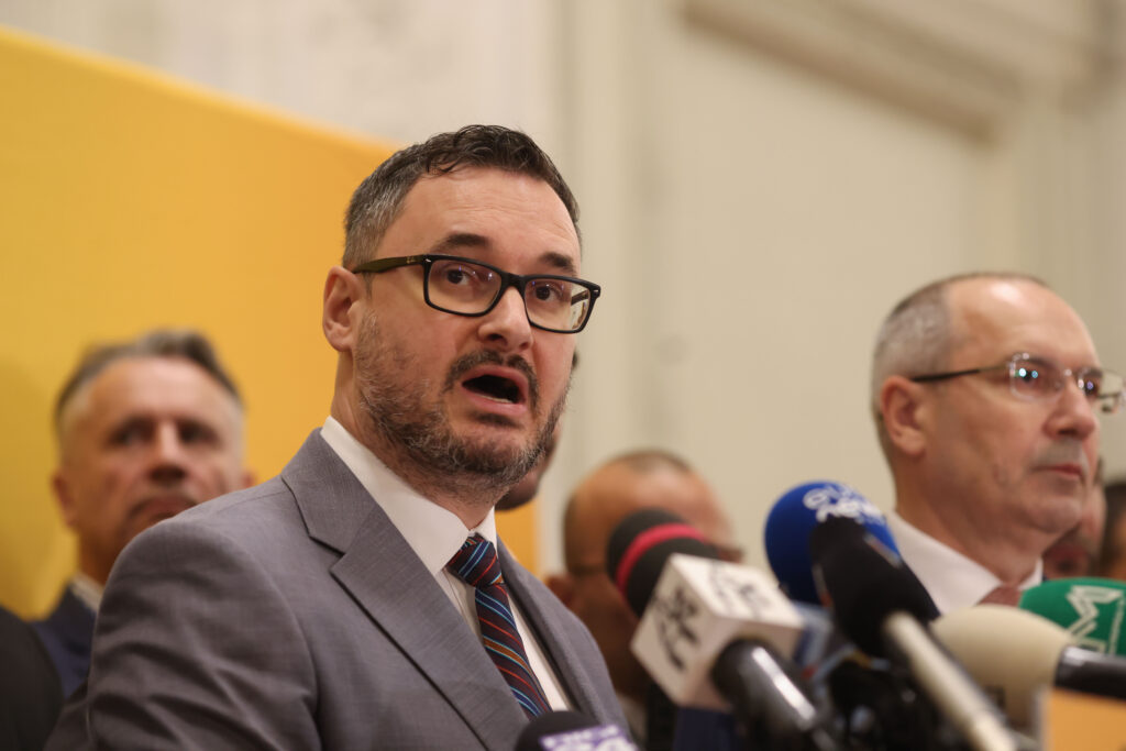 un-lider-aur-denunta-dubla-masura,-dupa-decizia-iccj-despre-fritz-si-acuzatiile-dna-la-ciucu:-fara-penali-in-functii-publice!-–-hotnews.ro