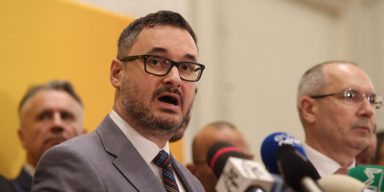 un-lider-aur-denunta-dubla-masura,-dupa-decizia-iccj-despre-fritz-si-acuzatiile-dna-la-ciucu:-fara-penali-in-functii-publice!-–-hotnews.ro