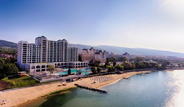 bulgaria-mizeaza-pe-romania-pentru-cresterea-numarului-de-turisti-in-hotelurile-adults-only