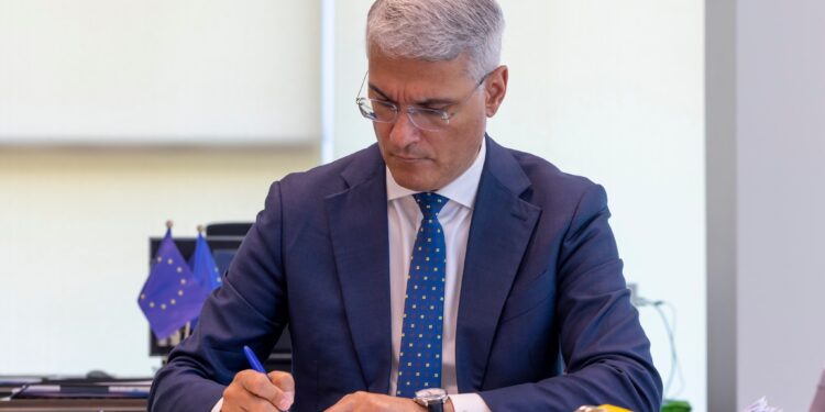 ultima-modificare-a-pnrr,-aprobata-de-bruxelles-romania-inca-mai-poate-spera-la-20-de-miliarde-de-euro-–-hotnews.ro
