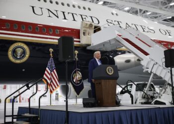 donald-trump-a-primit-noul-avion-air-force-one,-donat-de-familia-regala-din-qatar-–-hotnews.ro