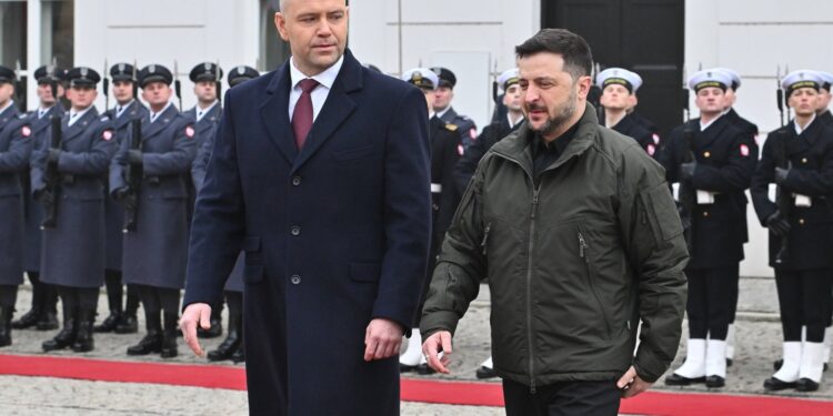 zelenski-a-returnat-decoratia-retrasa-de-presedintele-poloniei-daca-poate-ramane-in-posesia-lui-mussolini-si-gerhard-schroder,-nu-vom-contesta-acest-lucru-–-hotnews.ro