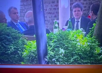 imaginea-care-alimenteaza-controversele-din-pnl:-nicusor-dan-si-rares-bogdan,-la-aceeasi-masa-la-bruxelles