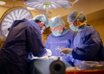 in-premiera-la-cluj:-un-stimulator-medular-i-a-eliminat-complet-durerile-chinuitoare-care-nu-o-mai-lasau-sa-doarma-–-hotnews.ro