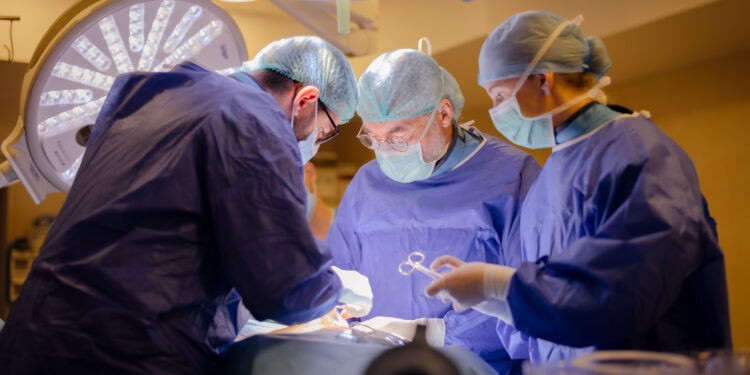 in-premiera-la-cluj:-un-stimulator-medular-i-a-eliminat-complet-durerile-chinuitoare-care-nu-o-mai-lasau-sa-doarma-–-hotnews.ro