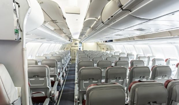 un-pilot-cu-experienta-demoleaza-mitul-locului-cel-mai-sigur-din-avion:-nu-este-o-regula-stiintifica