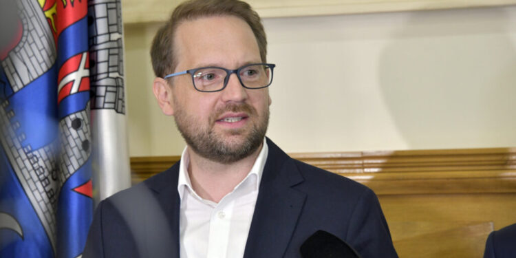 reactia-lui-dominic-fritz,-dupa-caderea-guvernului-vestea:-avem-nevoie-urgent-de-consultari-transparente