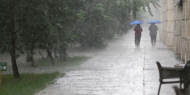 atentionari-meteo-in-rafala-noi-coduri-galbene-de-canicula-si-furtuni-–-hotnews.ro