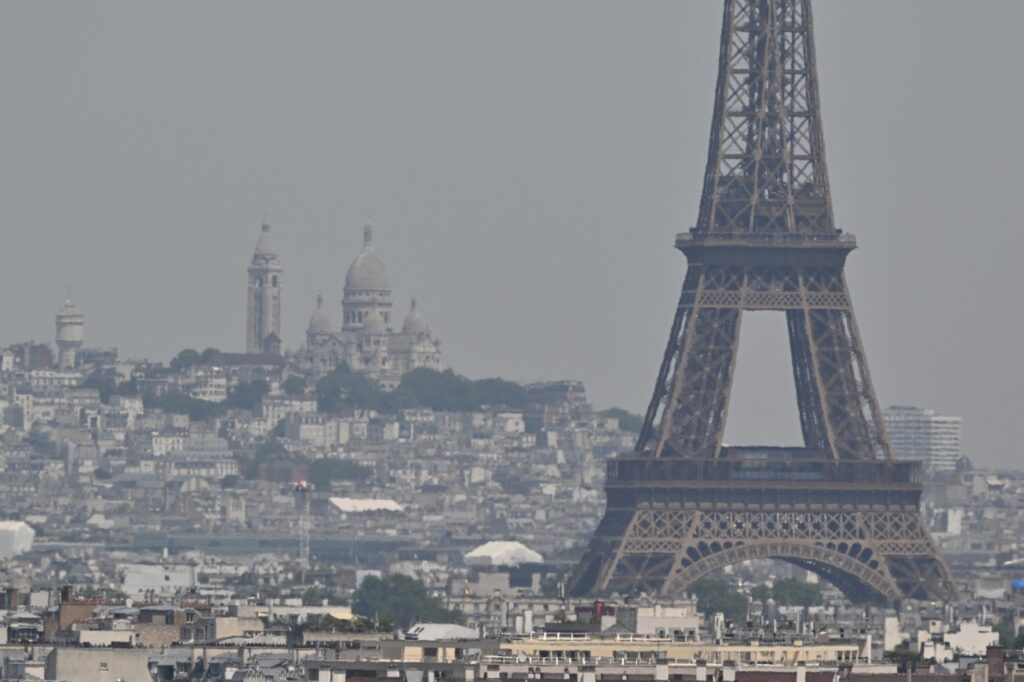 40-de-persoane-s-au-inecat-in-franta-in-timpul-valului-de-caldura-majoritatea-victimelor-sunt-tineri-/-temperaturi-record-in-mai-multe-tari-europene-–-hotnews.ro