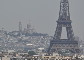 40-de-persoane-s-au-inecat-in-franta-in-timpul-valului-de-caldura-majoritatea-victimelor-sunt-tineri-/-temperaturi-record-in-mai-multe-tari-europene-–-hotnews.ro