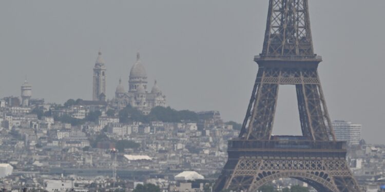 40-de-persoane-s-au-inecat-in-franta-in-timpul-valului-de-caldura-majoritatea-victimelor-sunt-tineri-/-temperaturi-record-in-mai-multe-tari-europene-–-hotnews.ro