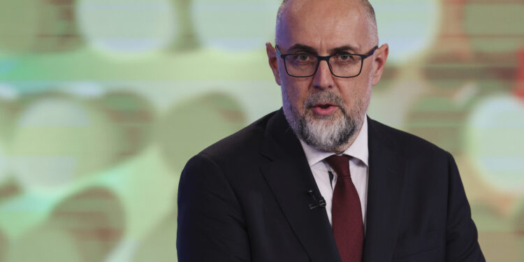 kelemen-hunor-vrea-reducerea-tva-si-avertizeaza:-exista-riscul-sa-intram-intr-o-recesiune-cronica-–-hotnews.ro