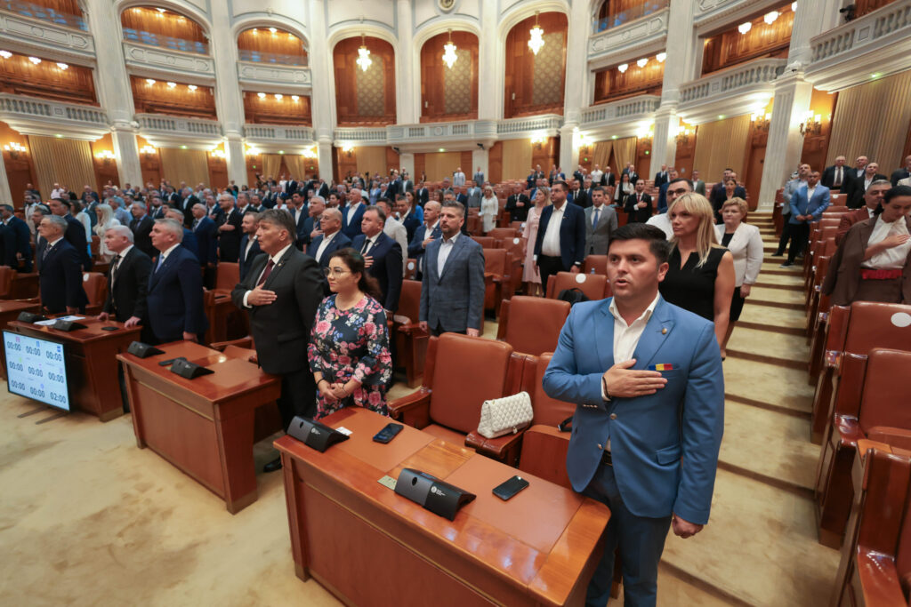 un-fost-presedinte-al-ccr-explica-de-ce-proiectul-de-lege-privind-unirea-romaniei-cu-moldova,-adoptat-tacit-de-deputati,-nu-are-nicio-sansa-e-impotriva-constitutiei-vor-valva-si-scandal-–-hotnews.ro