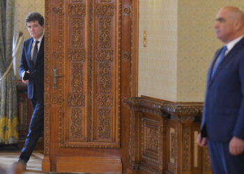 presa-maghiara:romania,-in-pragul-falimentului-de-stat