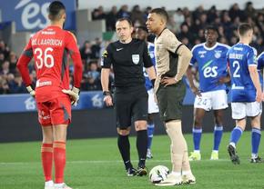 l-a-blocat-pe-mbappe,-apoi-a-comis-o!-cine-este-alaa-bellaarouch,-viitorul-caine-rosu