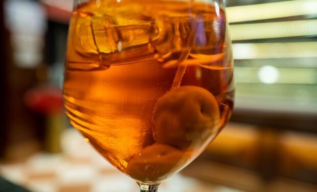 topul-oraselor-din-europa-unde-cocktailurile-sunt-cele-mai-ieftine:-orasul-unde-un-aperol-spritz-costa-doar-2-euro