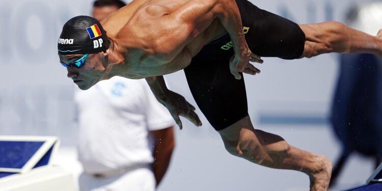 o-prima-medalie-pentru-david-popovici-la-roma-campionul-olimpic-a-stabilit-si-un-record-personal-–-hotnews.ro