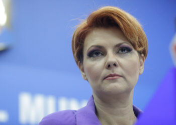 lia-olguta-vasilescu-il-ironizeaza-pe-siegfried-muresan:-singurii-bani-pe-care-i-a-absorbit-au-fost-salariile-de-europarlamentar-–-hotnews.ro