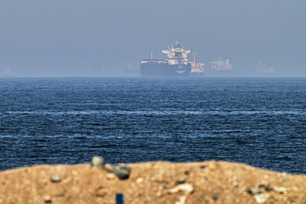 petrolier-lovit-in-stramtoarea-ormuz,-in-cea-mai-grava-escaladare-dupa-acordul-dintre-sua-si-iran-–-hotnews.ro
