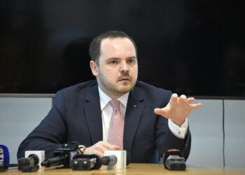 rogobete-il-invita-pe-bolojan-sa-mearga-cu-el-intr-un-spital:-la-patul-bolnavului-nu-exista-propaganda
