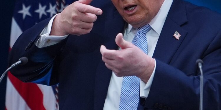 trump-ameninta-ca-va-ataca-in-iran-misteriosul-munte-al-tarnacopului:-o-lovitura-mare-si-frumoasa-chiar-la-usa-din-fata-–-hotnews.ro