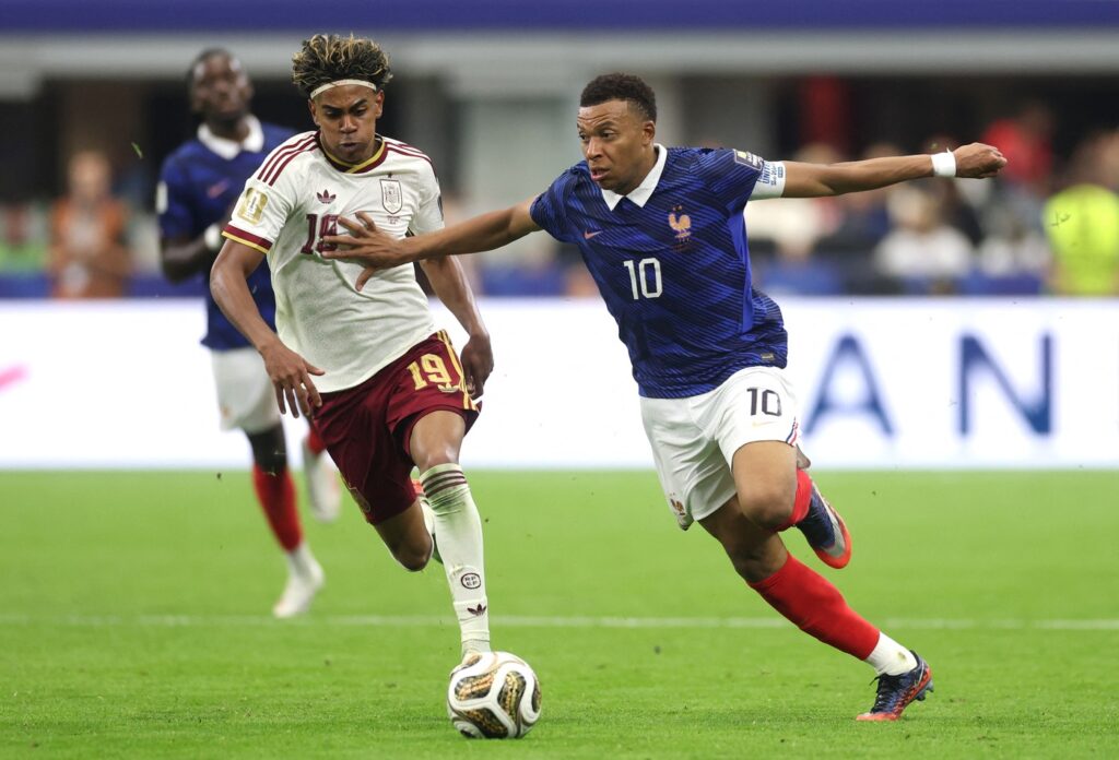 cupa-mondiala-2026:-franta-–-spania-stim-prima-finalista,-dupa-un-2-0-sec-antrenorul-care-spune-ca-jucatorii-sai-sunt-devastati-si-arunca-o-umbra-asupra-arbitrajului-–-hotnews.ro