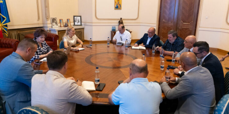 aur-incheie-un-acord-de-consultare-si-dialog-cu-principalele-confederatii-sindicale-pentru-corectarea-legii-salarizarii-unitare