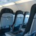 este-corect-sau-nu-sa-lasam-spatarul-scaunului-din-avion?-o-fost-stewardesa-explica-la-ce-trebuie-sa-fim-atenti-inainte
