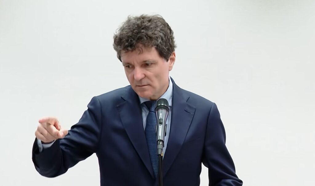 ajutorul-pe-care-romania-il-acorda-ucrainei-nu-poate-fi-facut-public,-a-anuntat-nicusor-dan:-uneori-e-bine-sa-ramana-un-secret!