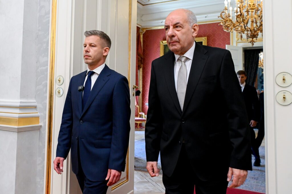 presedintele-ungariei-promulga-pana-la-urma-amendamentul-constitutional-care-ii-incheie-mandatul-–-hotnews.ro