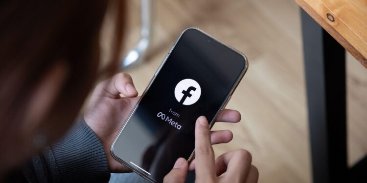 probleme-cu-accesarea-facebook,-duminica-ce-servicii-sunt-afectate-–-hotnews.ro