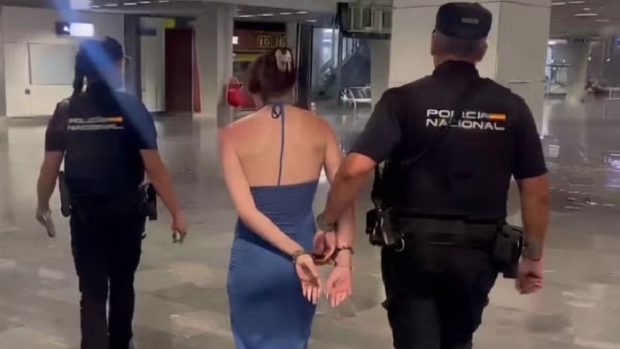 o-femeie-a-stat-11-nopti-la-all-inclusive,-in-grand-canaria,-dar-a-fost-incatusata-inainte-de-imbarcare,-pe-aeroport
