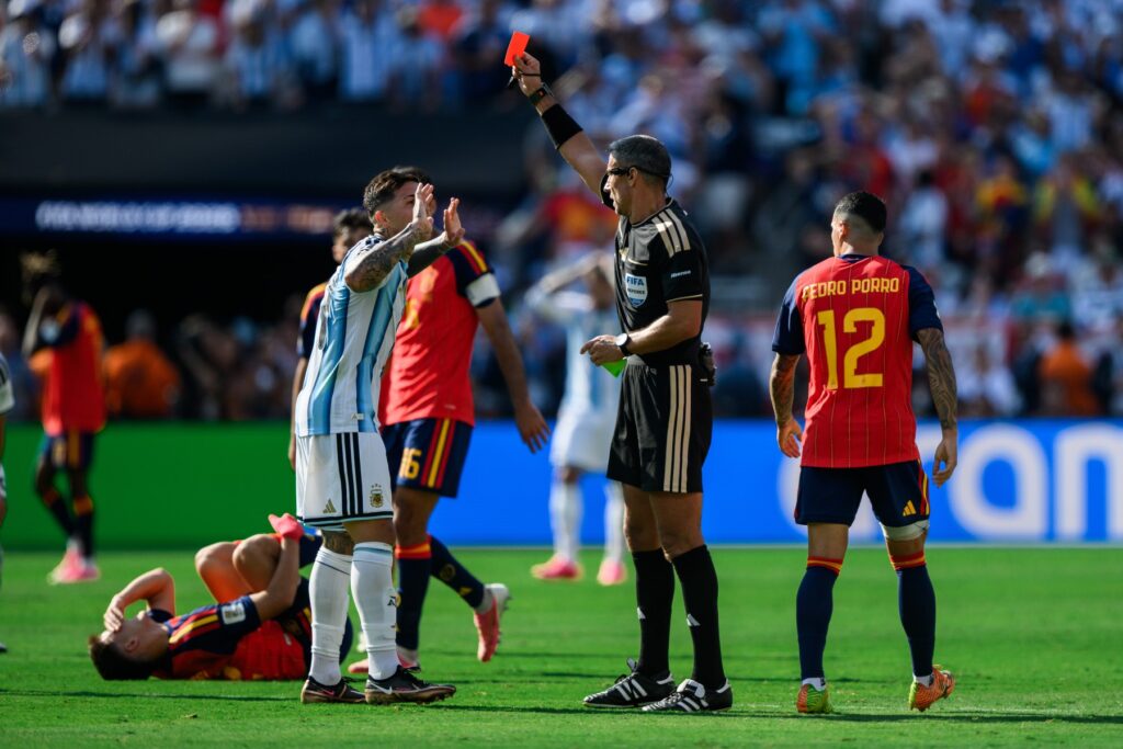 live-spania-–-argentina,-marea-finala-a-cm-2026-sud-americanii-joaca-in-10!-martinez-ii-tine-in-meci-–-hotnews.ro