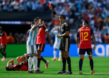 live-spania-–-argentina,-marea-finala-a-cm-2026-sud-americanii-joaca-in-10!-martinez-ii-tine-in-meci-–-hotnews.ro