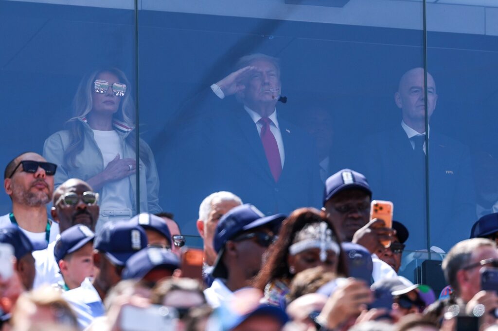 ce-s-a-intamplat-in-loja-vip-in-care-a-stat-trump-la-finala-cupei-mondiale-2026-castigata-de-oamenii-rai-–-hotnews.ro