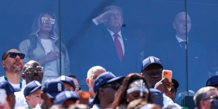 ce-s-a-intamplat-in-loja-vip-in-care-a-stat-trump-la-finala-cupei-mondiale-2026-castigata-de-oamenii-rai-–-hotnews.ro