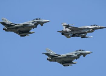 doua-aeronave-eurofighter-typhoon-si-doua-avioane-de-lupta-f-16,-ridicate-de-armata-romana,-dupa-o-noua-alerta-in-tulcea-–-hotnews.ro