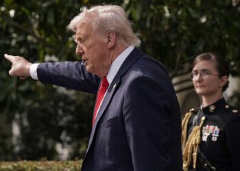 trump-impune-tarife-vamale-de-50%-canadei-carney-promite-sa-intensifice-negocierile-–-hotnews.ro