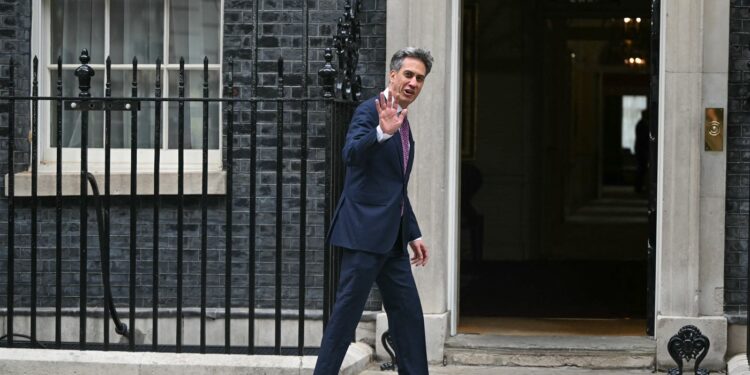 politicianul-din-guvernul-de-la-londra-care-nemultumeste-casa-alba:-punct-de-frictiune-noul-premier-l-a-numit-desi-a-fost-avertizat-sa-nu-o-faca-–-hotnews.ro