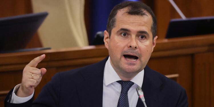republica-moldova-are-un-nou-guvern-cine-sunt-ministrii-din-echipa-premierului-vasile-tofan-si-care-sunt-prioritatile-executivului,-inclusiv-in-relatia-cu-romania-–-hotnews.ro