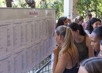admitere-la-liceu-2026-top-10-specializari-dupa-ultima-medie-de-admitere-–-hotnews.ro