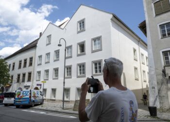 austria-a-terminat-dupa-7-ani-renovarile-la-casa-in-care-s-a-nascut-hitler,-pentru-a-i-da-o-noua-destinatie-–-hotnews.ro